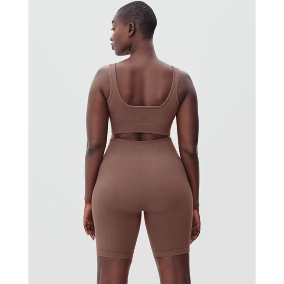 Everlane Seamless SET /Tee & Seamless Biker Short SET in Acorn Size XL/XXL 14-20 - Picture 6 of 15